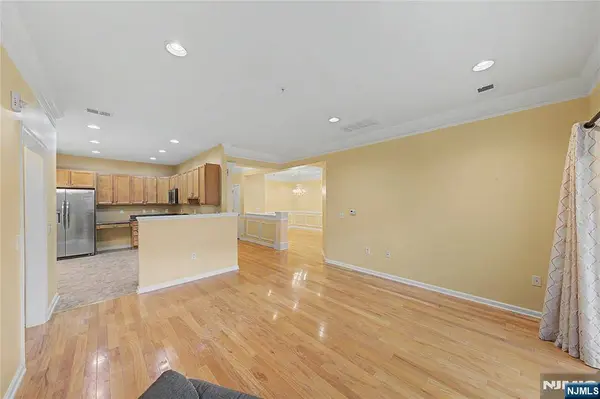 2116 Warrens WAY, Wanaque, NJ 07465