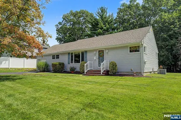 5 Holyoke DR