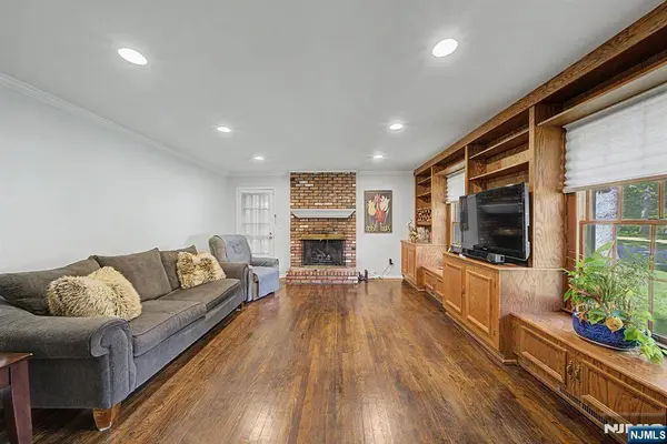 61 Heatherhill LN, Woodcliff Lake, NJ 07677