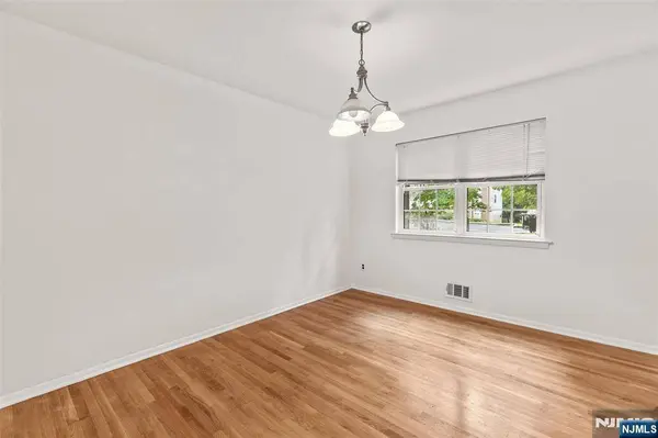 87 Poplar ST #4, Ramsey, NJ 07644