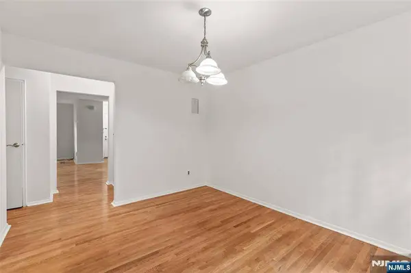 87 Poplar ST #4, Ramsey, NJ 07644