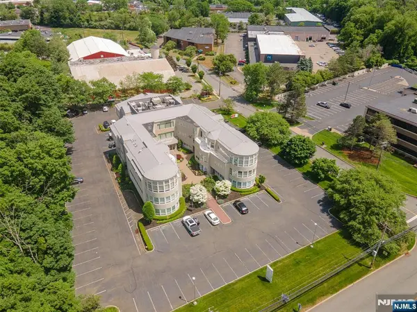 860 Wyckoff AVE, Mahwah, NJ 07430