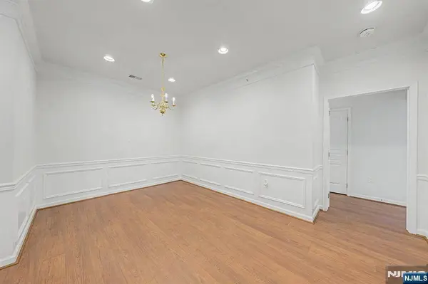 10301 Warrens WAY, Wanaque, NJ 07465