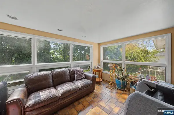 154 Ames ST, Hackensack, NJ 07601