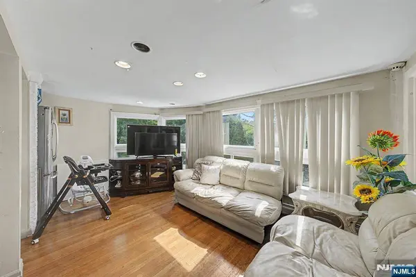 154 Ames ST, Hackensack, NJ 07601