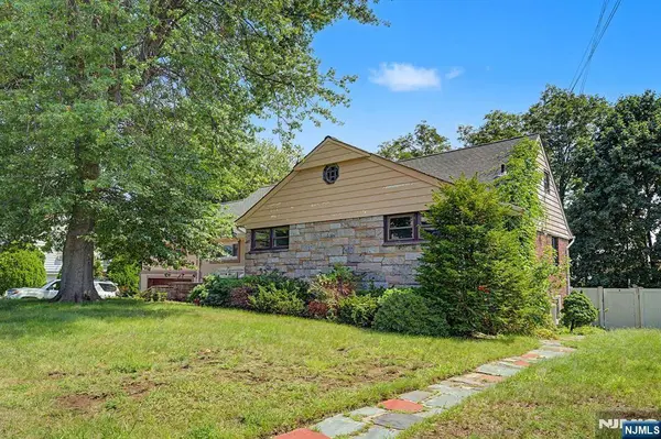 154 Ames ST, Hackensack, NJ 07601