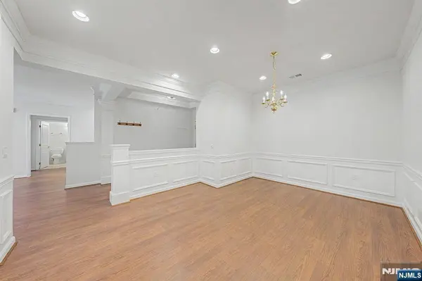 10301 Warrens WAY, Wanaque, NJ 07465