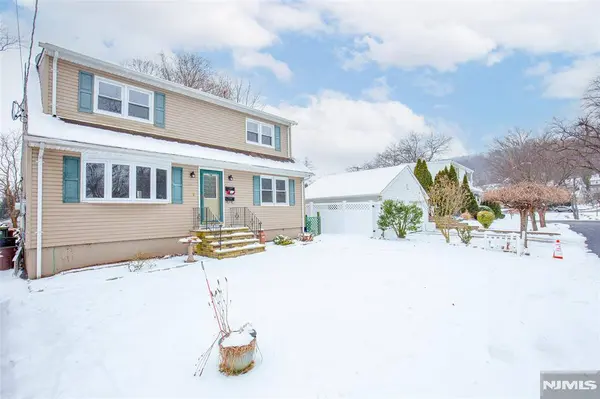 26 Genevieve AVE #2