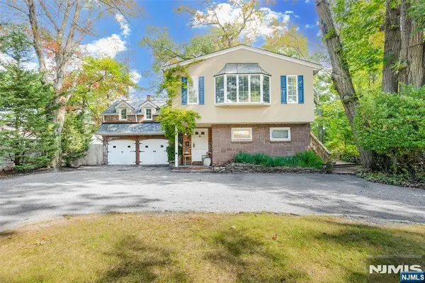 43 Spring Valley AVE, Paramus, NJ 07652