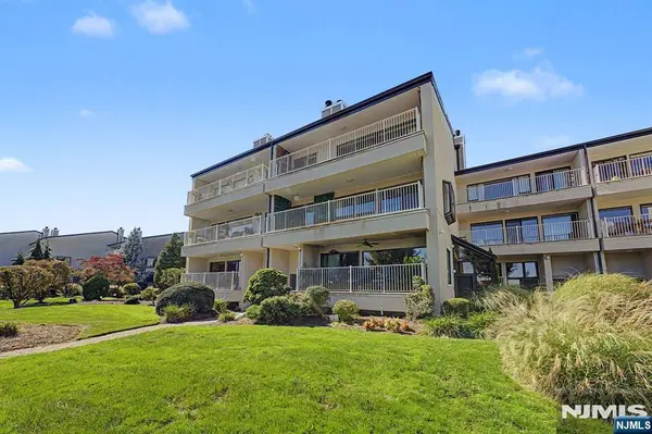 1225 River RD #7D, Edgewater, NJ 07020