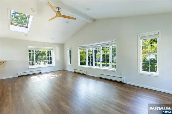 43 Spring Valley AVE, Paramus, NJ 07652