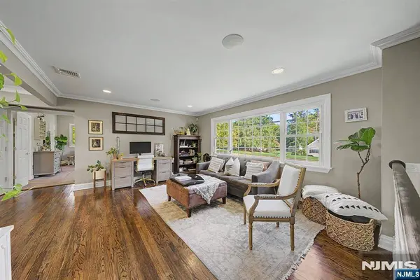 62 Andrew AVE, Oakland, NJ 07436