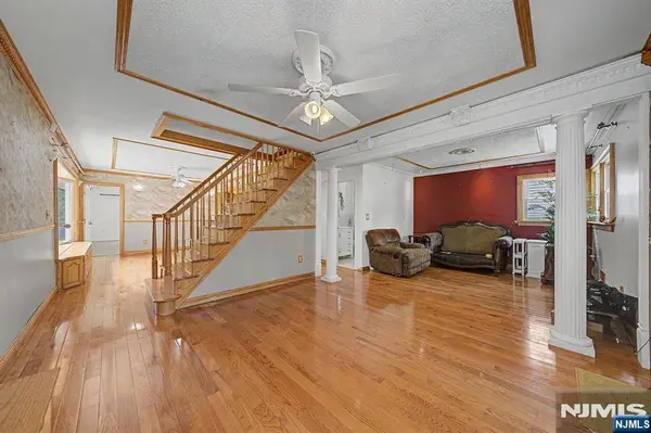 92 Blauvelt AVE, Bergenfield, NJ 07621