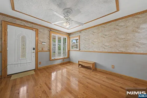 92 Blauvelt AVE, Bergenfield, NJ 07621