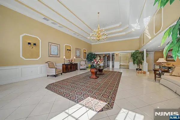 175 Rochelle AVE #218, Rochelle Park, NJ 07662