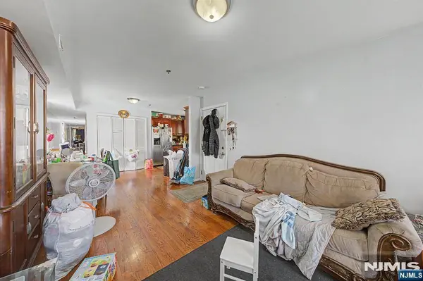 409 12th ST, Union City, NJ 07087
