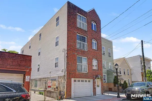 409 12th ST, Union City, NJ 07087