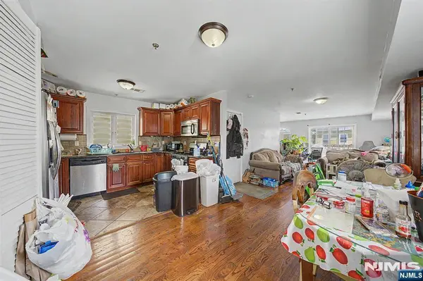 409 12th ST, Union City, NJ 07087