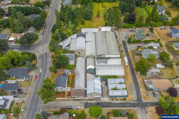 55 Q St, Cottage Grove, OR 97424
