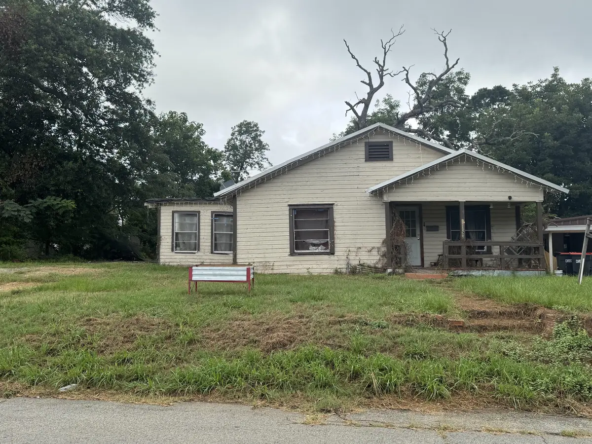 1523 Neatherly St, Paris, TX 75460-7423