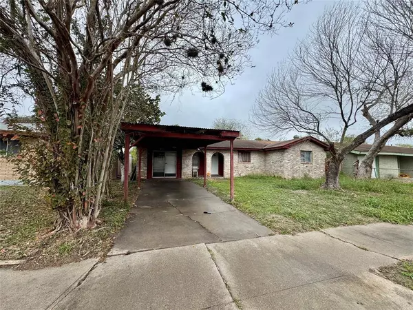 703 Hereford Drive, Beeville, TX 78102