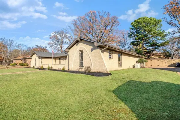 615 38th Street SE, Paris, TX 75462