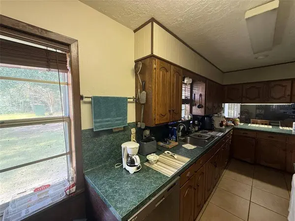 7039 County Road 3114, Buna, TX 77612