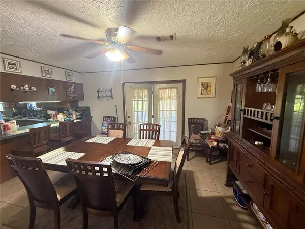 7039 County Road 3114, Buna, TX 77612