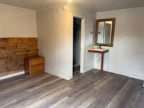 2070 N US Highway 69 #1, Denison, TX 75020