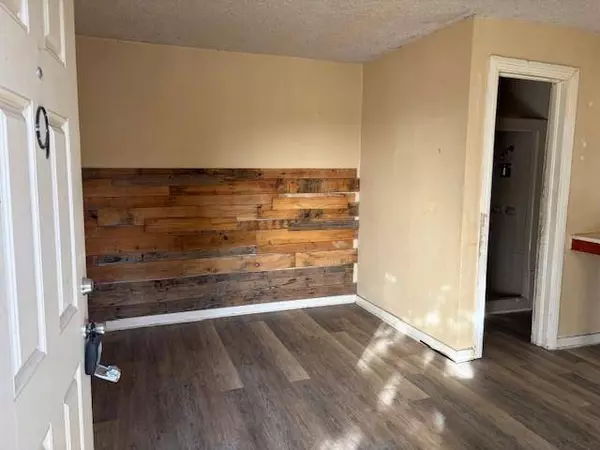 2070 N US Highway 69 #9, Denison, TX 75020