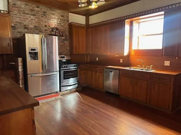 415 W Franklin, Waxahachie, TX 75165