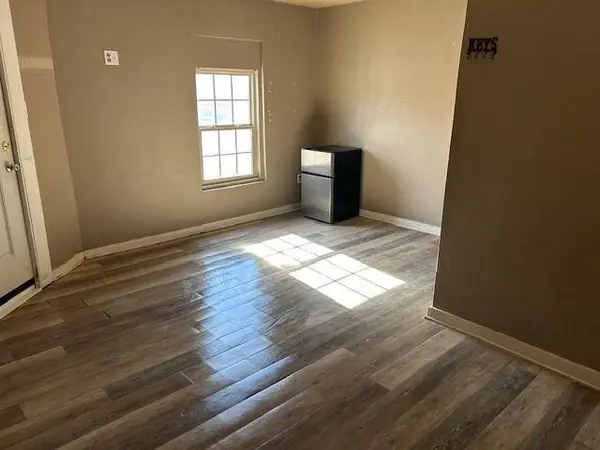 2070 N US Highway 69 #2, Denison, TX 75020