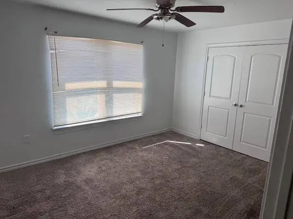 2905 Clarksville Street #208, Paris, TX 75460