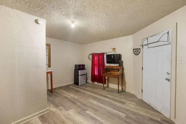 2070 N US Hwy 69, Denison, TX 75020