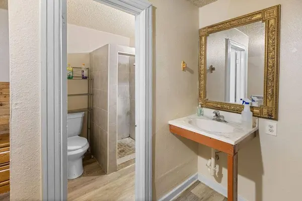 2070 N US Hwy 69, Denison, TX 75020