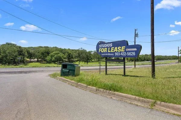 2070 N US Hwy 69, Denison, TX 75020