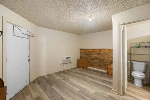 2070 N US Hwy 69, Denison, TX 75020