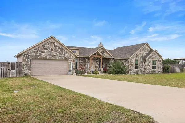 300 Delatorre Street, Trenton, TX 75490