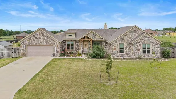 300 Delatorre Street, Trenton, TX 75490