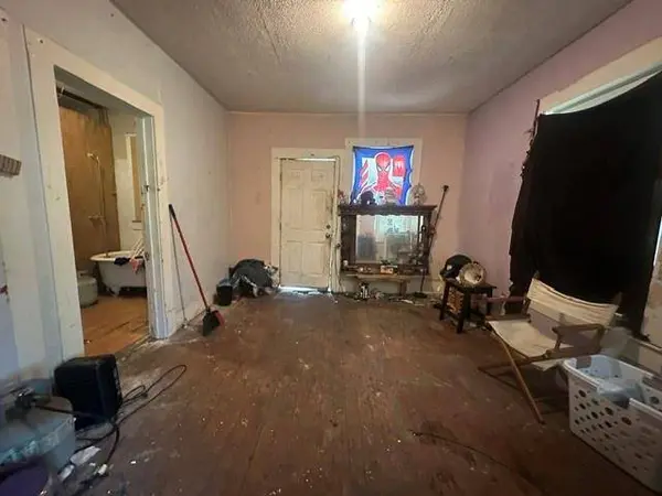 828 E Price Street, Paris, TX 75460