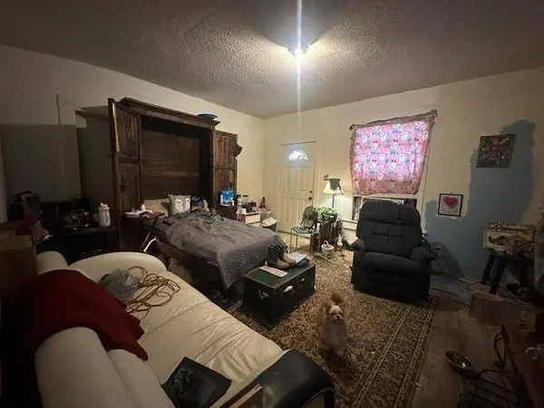 828 E Price Street, Paris, TX 75460