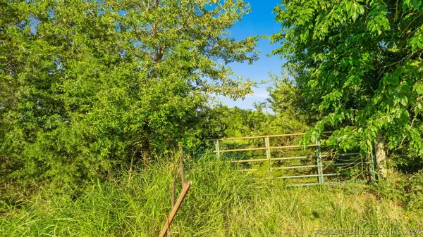 1093 N 4260 RD, Hugo, OK 74743