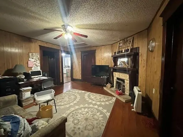 490 E Holley, Alba, TX 75410