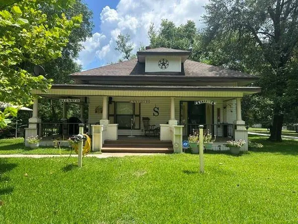 490 E Holley