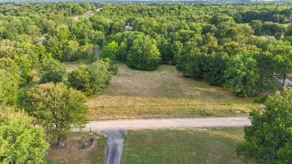000 Deer Run RD N, Hugo, OK 74743