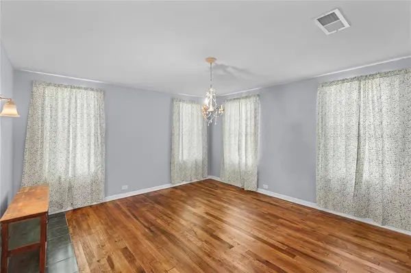 650 W Kaufman Street, Paris, TX 75460