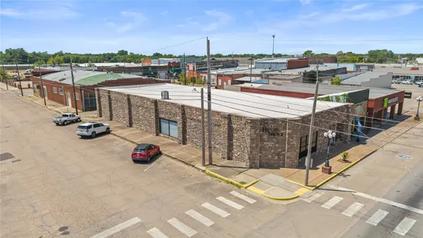 128 E Jackson ST, Hugo, OK 74743