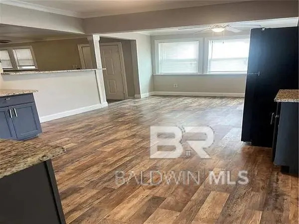 1304 N CLOVERLEAF Circle, Mobile, AL 36605