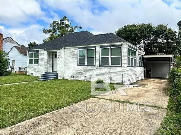 1304 N CLOVERLEAF Circle, Mobile, AL 36605