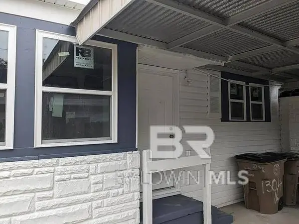 1304 N CLOVERLEAF Circle, Mobile, AL 36605